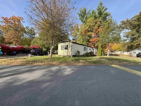 31 Beatrice Street Danville NH 03819-5148