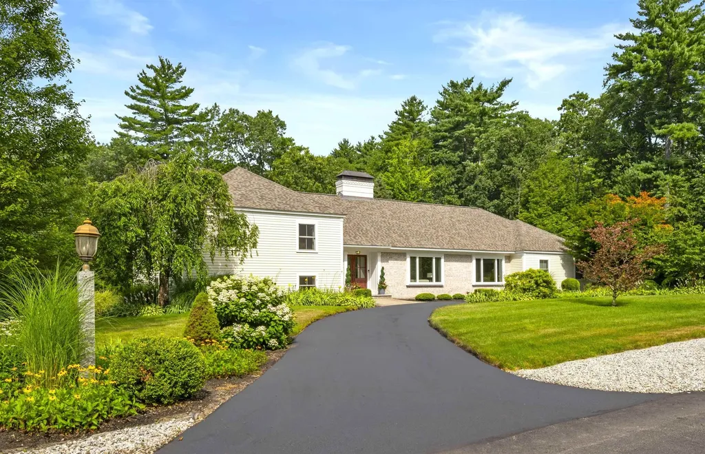 20 Martingale Road Amherst NH 03031