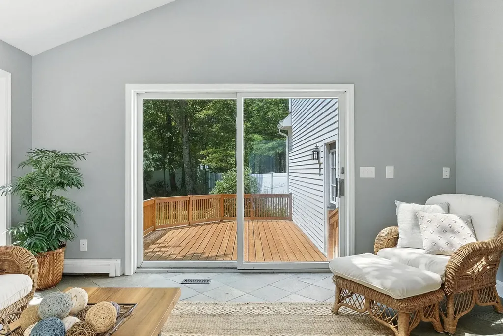 68 Perry Road Bedford NH 03110