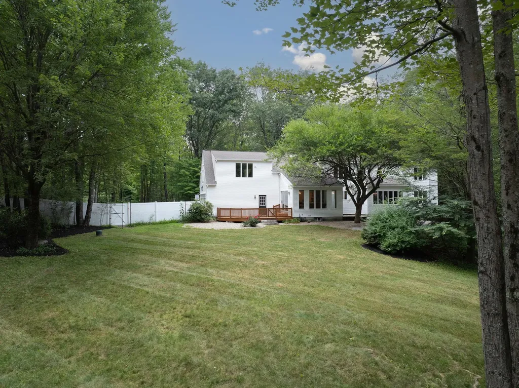 68 Perry Road Bedford NH 03110