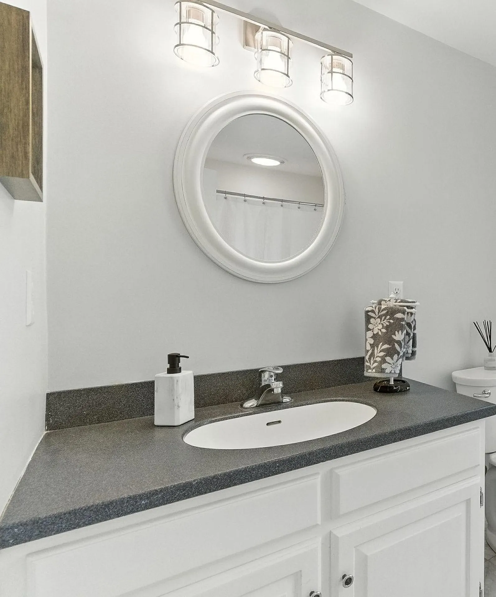 68 Perry Road Bedford NH 03110