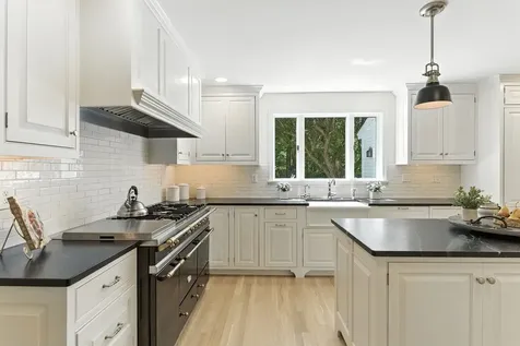 68 Perry Road Bedford NH 03110