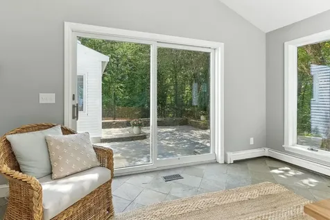 68 Perry Road Bedford NH 03110