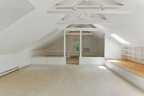 68 Perry Road Bedford NH 03110