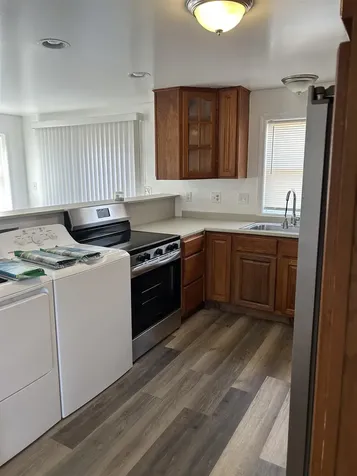 87 N High Street Derry NH 03038