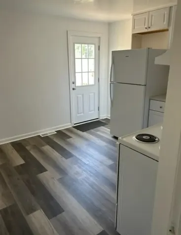 87 N High Street Derry NH 03038