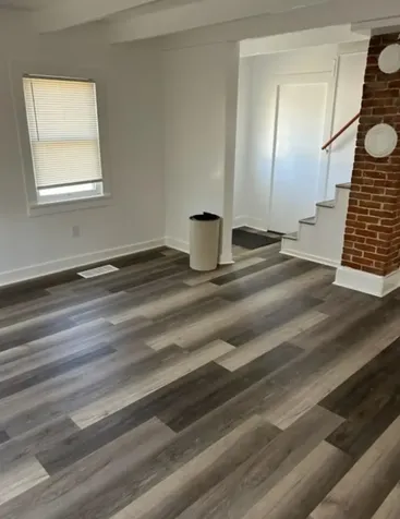 87 N High Street Derry NH 03038