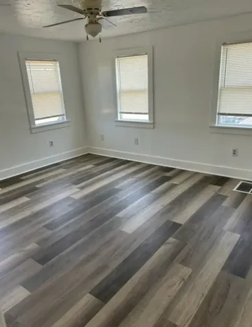 87 N High Street Derry NH 03038