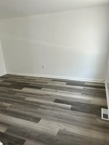 87 N High Street Derry NH 03038