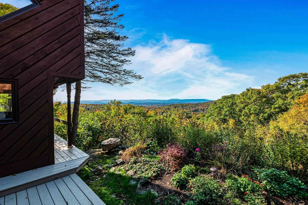 635 Texas Hill Road Hinesburg VT 05461-9567