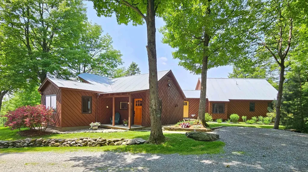 635 Texas Hill Road Hinesburg VT 05461-9567