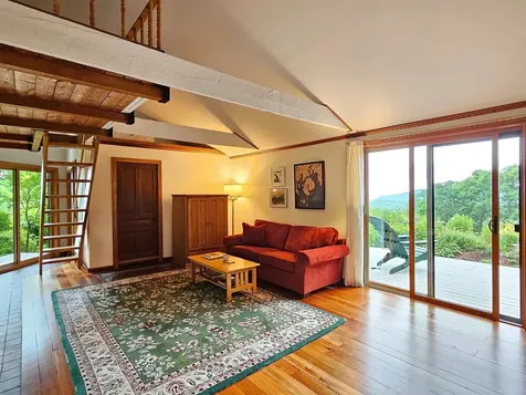 635 Texas Hill Road Hinesburg VT 05461-9567