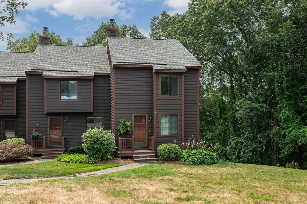 36 Thornhill Road Stratham NH 03885