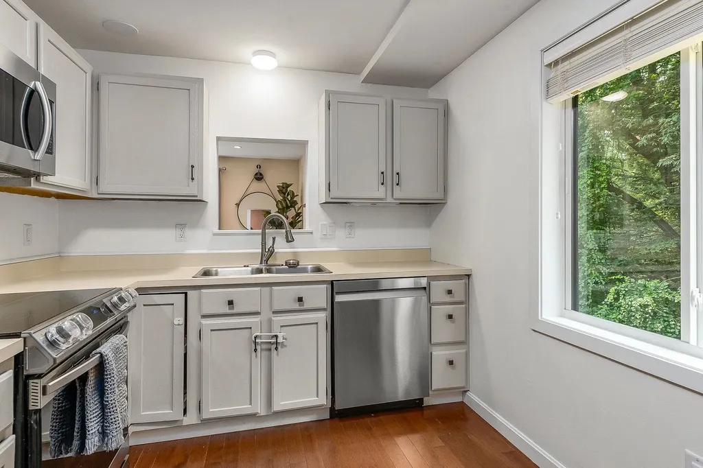 36 Thornhill Road Stratham NH 03885