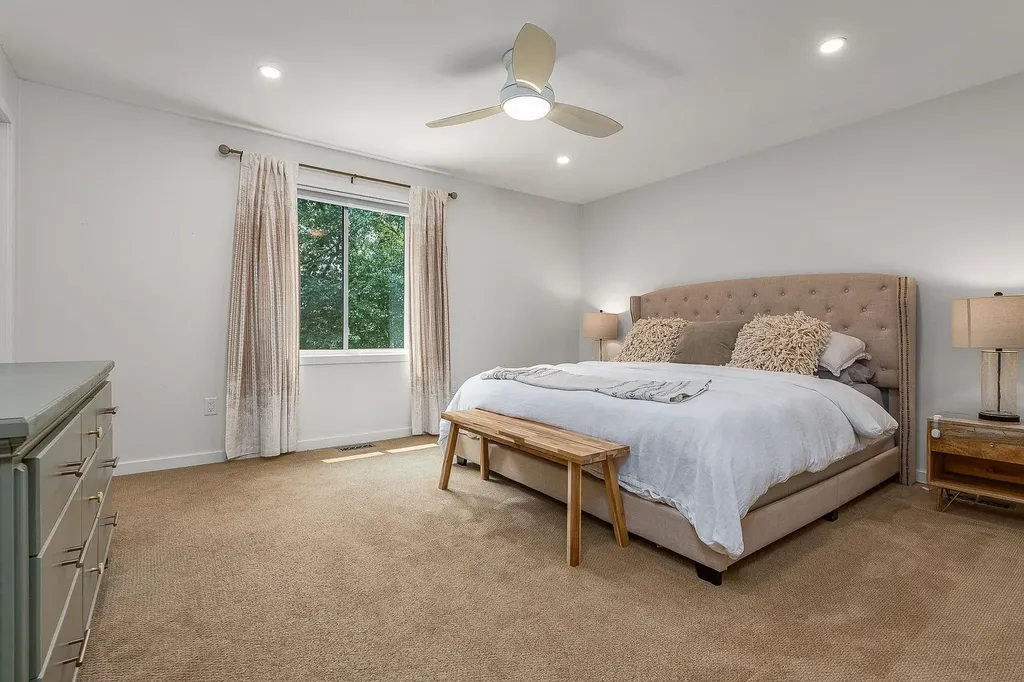36 Thornhill Road Stratham NH 03885
