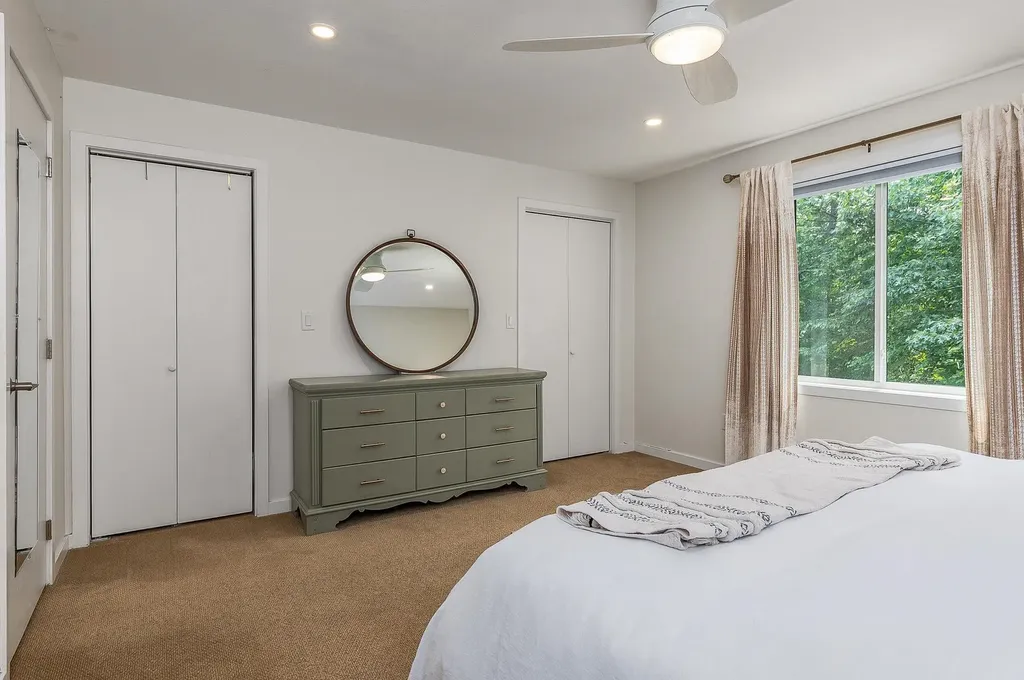 36 Thornhill Road Stratham NH 03885