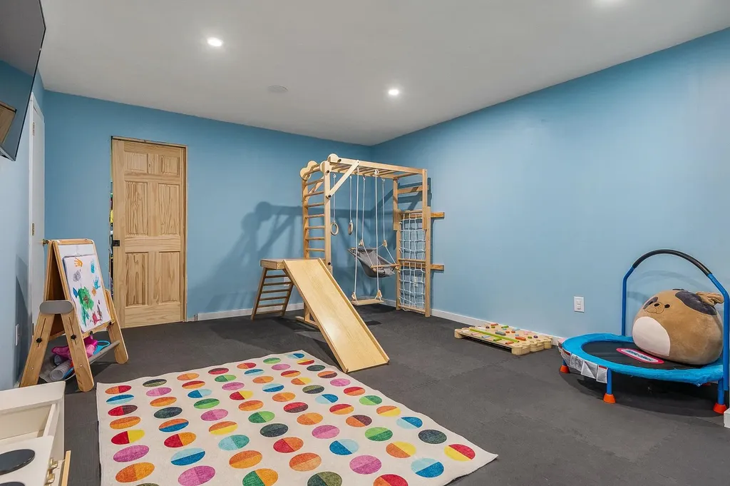 36 Thornhill Road Stratham NH 03885