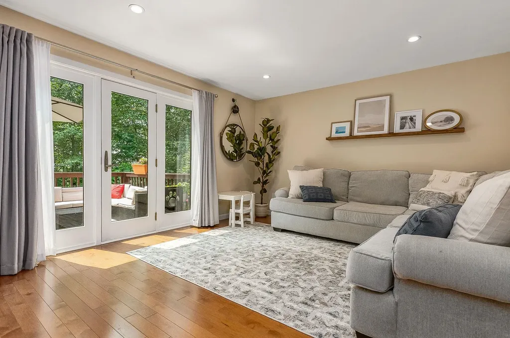 36 Thornhill Road Stratham NH 03885