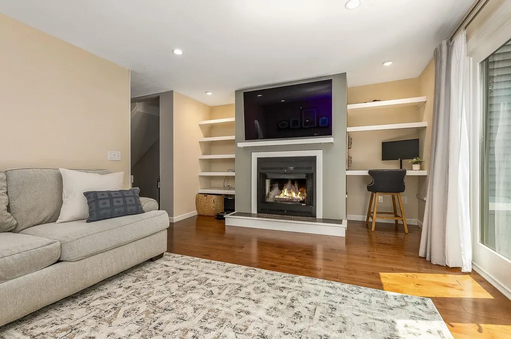 36 Thornhill Road Stratham NH 03885