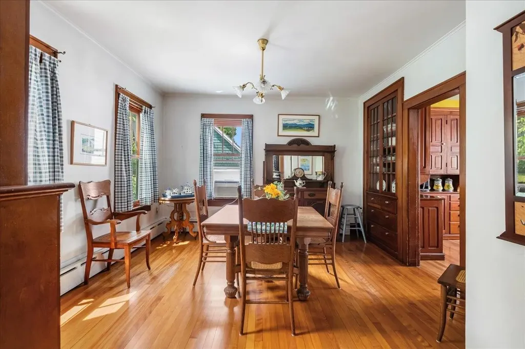 25 University Terrace Burlington VT 05401