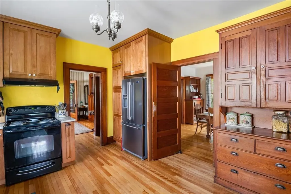 25 University Terrace Burlington VT 05401