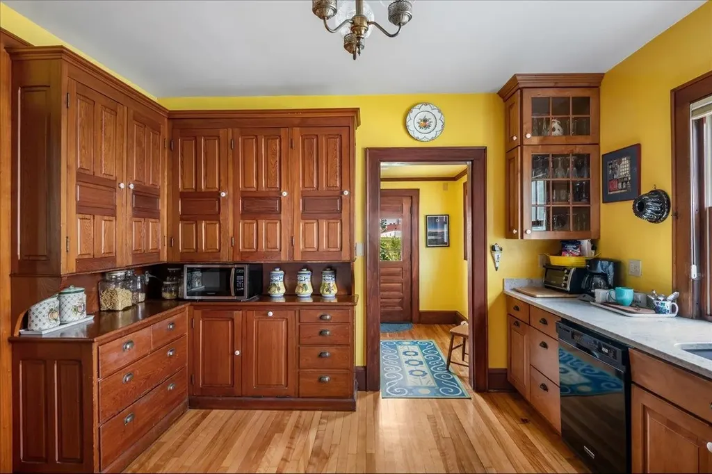 25 University Terrace Burlington VT 05401