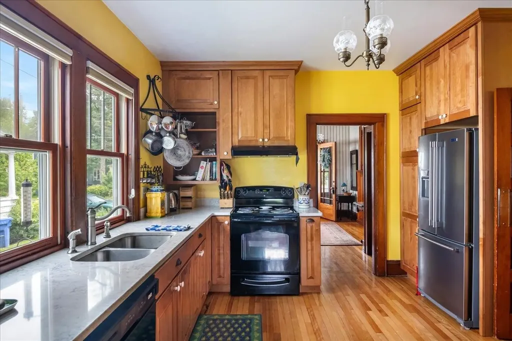 25 University Terrace Burlington VT 05401