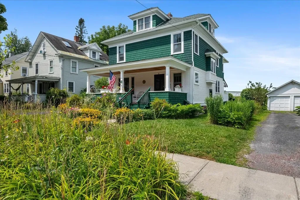 25 University Terrace Burlington VT 05401