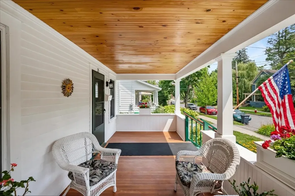 25 University Terrace Burlington VT 05401