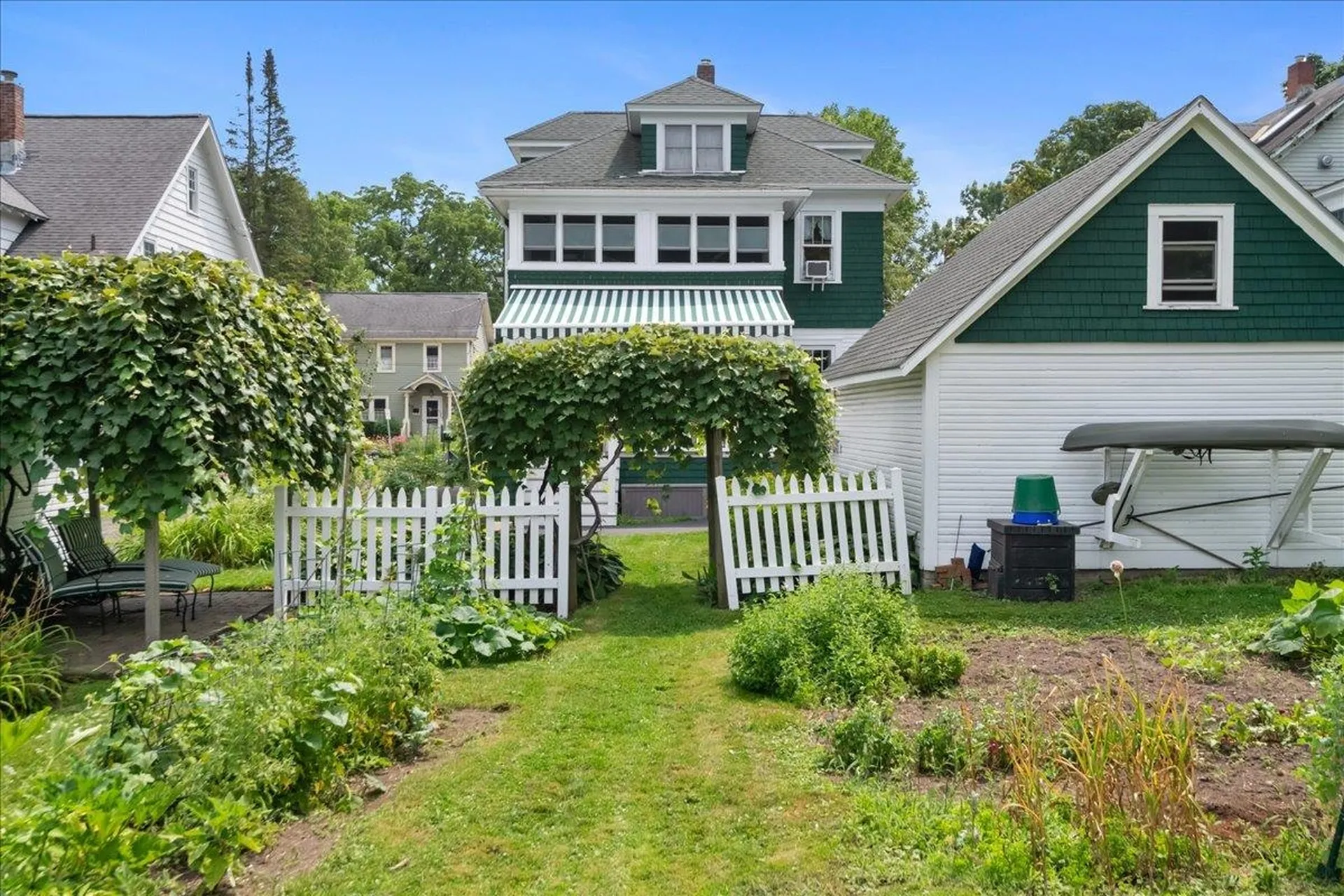 25 University Terrace Burlington VT 05401