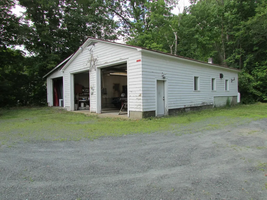 4742 Route 14 Sharon VT 05065