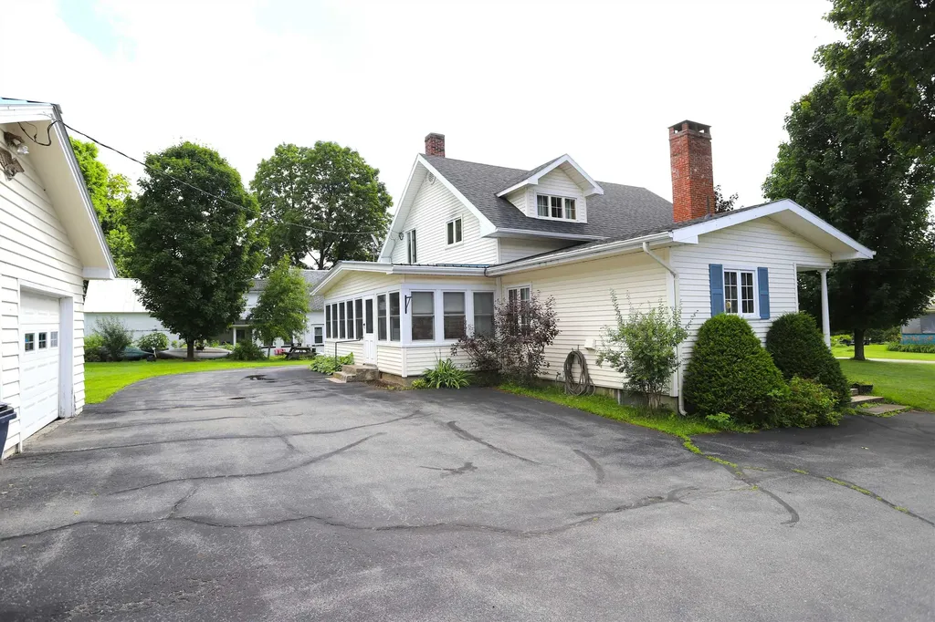 1074 Vt Route 100 Westfield VT 05874