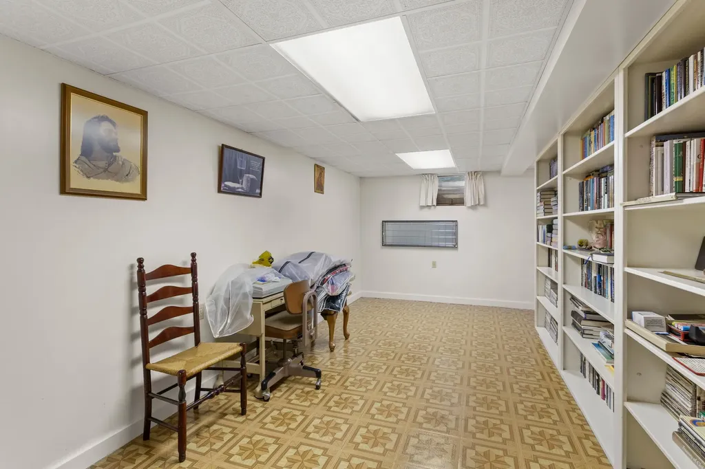 224 Merritt Nyberg Lane Manchester NH 03104