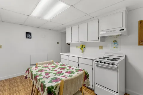 224 Merritt Nyberg Lane Manchester NH 03104