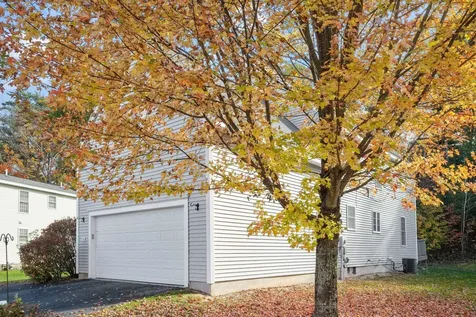 131 Forest Hill Way Manchester NH 03109