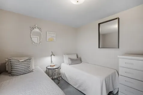 131 Forest Hill Way Manchester NH 03109