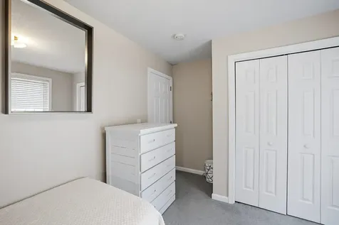 131 Forest Hill Way Manchester NH 03109