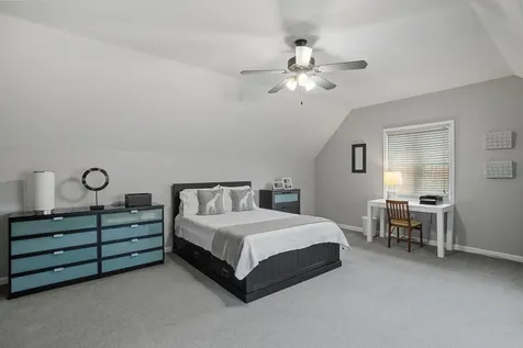 131 Forest Hill Way Manchester NH 03109