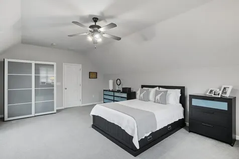 131 Forest Hill Way Manchester NH 03109