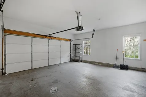 131 Forest Hill Way Manchester NH 03109