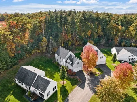 131 Forest Hill Way Manchester NH 03109