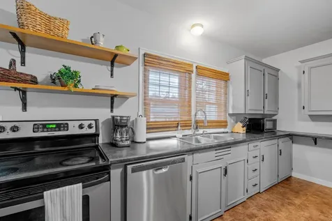 989 Union Street Manchester NH 03104