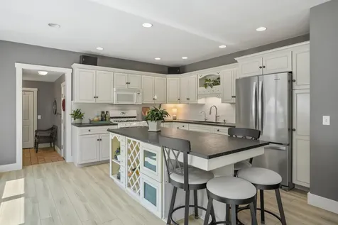 305 King Hill Road Francestown NH 03043