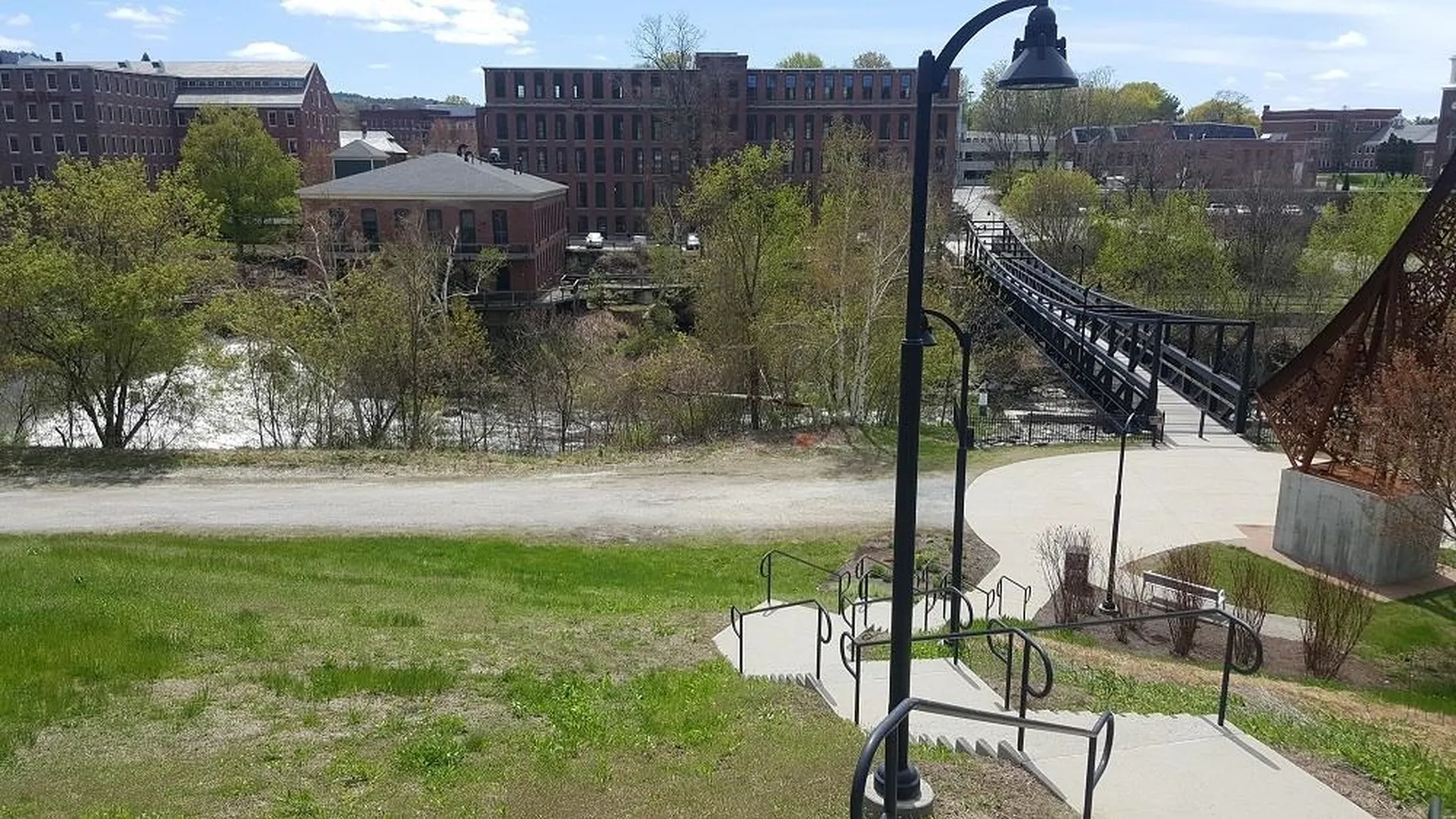 49 Lincoln Heights Claremont NH 03743