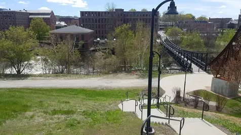 49 Lincoln Heights Claremont NH 03743