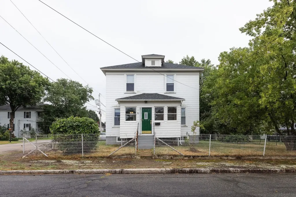 37 Garden Street Manchester NH 03103-6414