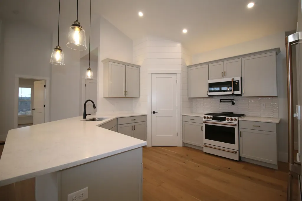 422 Dawn Court Pembroke NH 03275