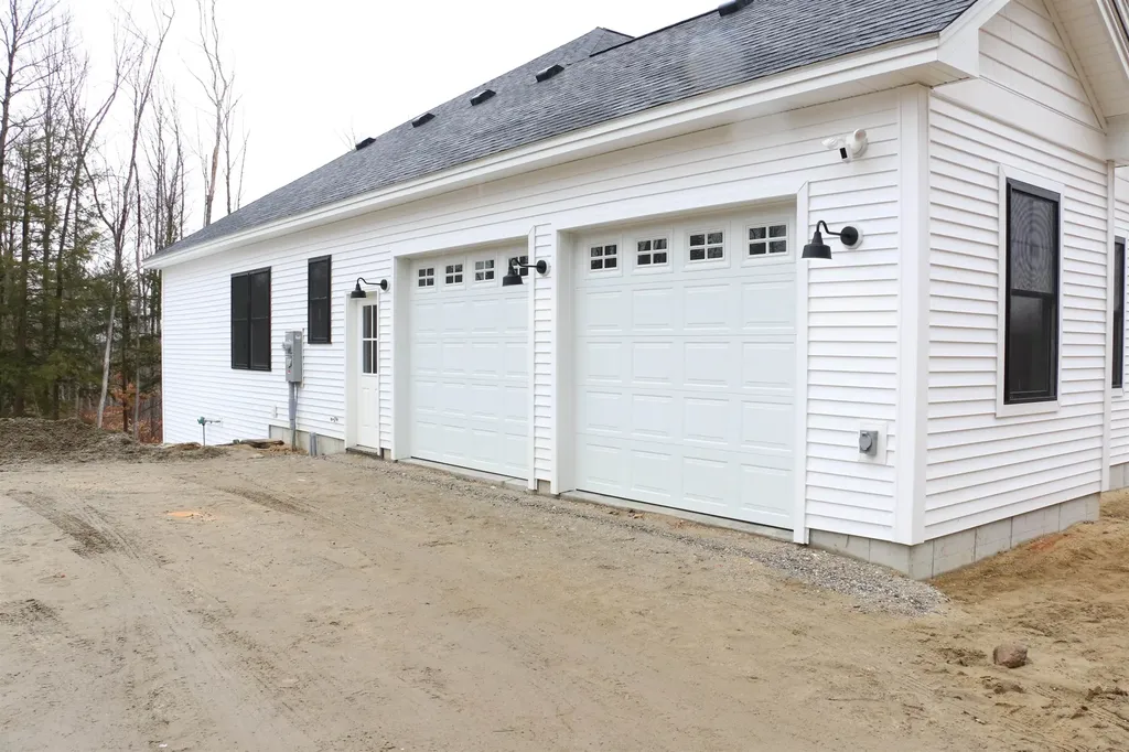 422 Dawn Court Pembroke NH 03275