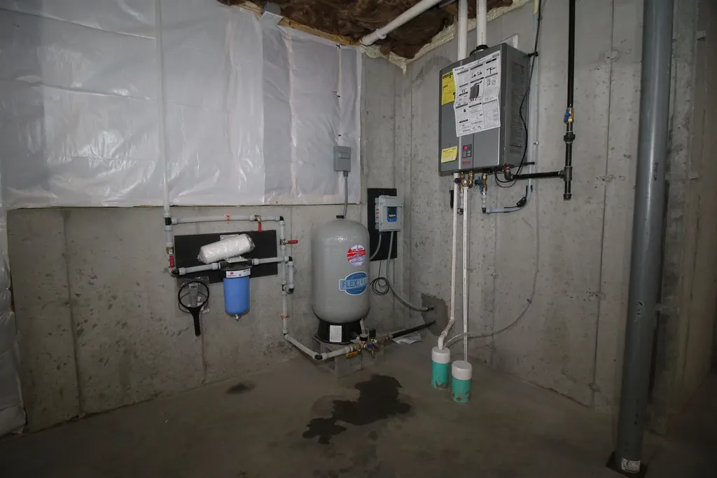 422 Dawn Court Pembroke NH 03275