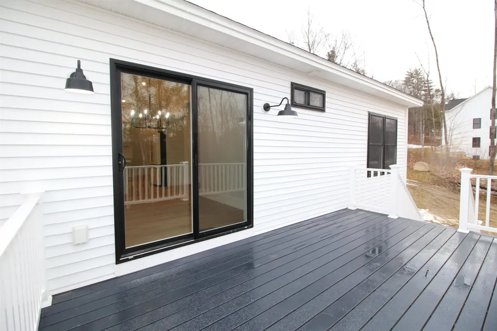 422 Dawn Court Pembroke NH 03275